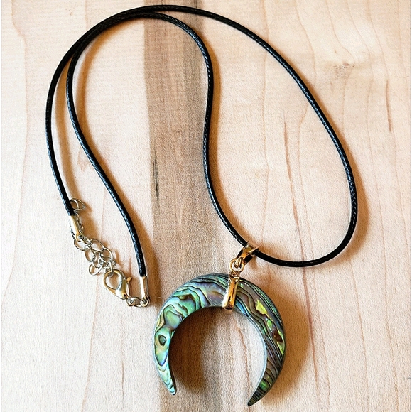 Jewelry - Crescent Moon Abalone Shell Pendant Necklace EUC